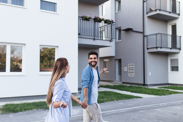 Can a Live-in Person Buy Life Insurance on Their Apartment?